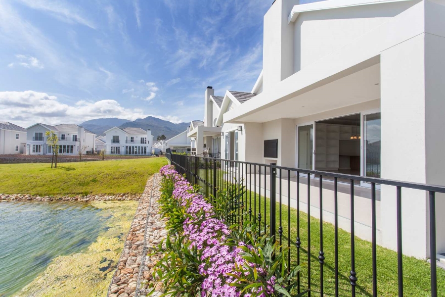 To Let 3 Bedroom Property for Rent in Val De Vie Estate Western Cape